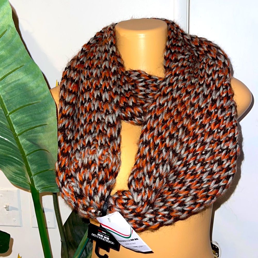 NWT CREAZIONI SCARF MADE IN ITALY